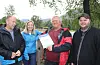 Å få ein gåvesjekk på 250 000 kroner til minigolf er stas for eldsjelene i Andedammens Venner. Frå venstre: Asbjørn Løvaas, Vibece Herabakka, Hans Søndenå og Nils Jarle Sandanger.