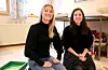 Helsesjukepleiar Tone R. Birkeland (til venstre) og psykolog Karoline Kjellstad Lian tilbyr kurs for førstegongsforeldre. Å bli mor eller far for første gong er ein jobb som ingen klarar perfekt, og det er det heller ingen som forventar, meiner dei to.