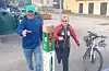 Dette bildet av turlagets Waldemar Olsen og Ny Vons Kjellfrid Mehus er frå oppstarten av Stolpejakten i fjor.