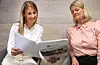 Ann Kristin N. Nordvik (til venstre) er superklar for å vri sparefokuset over på livsgledefokus, for både brukarar og tilsette i Sauda kommune. Dette er som musikk i øyrene for kommunalsjef Aina Olene Tveit.