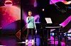 Pianotalentet Vilmer Teig (12) frå Sauda er å sjå på det populære programmet Norske Talenter» på onsdag. Her er han i aksjon på scena under opptaket.