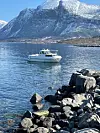 – Sonen min på fisketur framfor Rørsethornet, Molde kommune, fortel innsendar Marit Gjetmundsen.