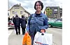 Lilly Anne Bø frå Tau var den heldige vinnaren av 20 000 kroner under Saudadagane. Men kravet er at ho må handle for heile beløpet.