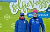 Frida Kolbeinsvik og Elias Dybing ved Haukelirennets selfievegg.