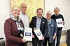 Rapporten blei presentert og levert til fylkeskommunen onsdag: Frå venstre: fylkesordførar Solveig Ege Tengesdal, Jostein Fisketjøn frå Kolumbus, saudaordførar Asbjørn Birkeland, suldalordførar Gerd Helen Bø og samferdelssjef Gottfried Heinzerling. Foto: Sauda kommune