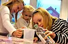Tredjeklassingane gjer ein omhyggeleg jobb.