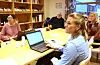 Tre personar har testa positivt for koronavirus, melder kommune fredag. Kommunelege Knut A . Omdal (bakerst) seier det førebels ikke er aktuelt med nye lokale forskrifter.