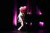 Filmtemaet gjekk igjen i mange av framføringane under julekonserten. Helmine Røyrvik Seim spelte temasongen frå filmen Pink Panther» saman med Hiyab Dlbantu Yayu.