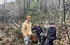 Kristian Wahl Jensen (frå venstre), Olav Skogerbø Selvik og Vegard Tveit ønsker å bygge sykkelpark. Dei har fått med seg Sauda Sykkelklubb som støttespelar, her representert med Paul Løyning (nummer to frå høgre).
