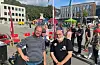 Mímir Kristjánsson og Dimitar Penev ved Raudt sin stand på Rådhusplassen. Bak ser me standane til Kristeleg Folkeparti, Sosialistisk Venstreparti, Høgre, Arbeidarpartiet og Senterpartiet.