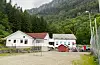 Kommuneadministrasjonen i Suldal skal arbeida parallelt med å finna løysingar for fortsett skuledrift i Vanvik og ei eventuell overflytting av elevane til Sauda.