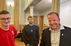 Kven vil snakke med kven? Usikkert kven som blir ordførar i Sauda. Frå høgre: Ordførarkandidat Håvard Handeland (Ap), ordførarkandidat Paul Løyning (H) og ordførarkandidat Asbjørn Birkeland (Sp).