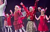 Borna på dans 2. trinn» avslutta førestillinga til låta Merry X-mas to everyone».