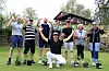 Jublande glade golfarar frå 4200-laget etter siger mot 4208 i 2023-utgåva av Fyrsvingen cup. Frå venstre står Olav Oustad, Nils Petter Hauge, Thomas Sørensen, Mats Åmodt, Erlend Rød, Hilde Hodne og Helene Ness. Foran sit lagkaptein Terje Hodne.