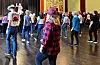 Linedance-kurset laurdag var populært. Deltakarane dansa i fleire timar.