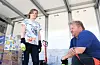 Fredag var Kristoffer Næss Årtun og far Alf Jostein Årtun med og fylte vogntoget til Forskaling AS med klede, bleier og kjøkkenutstyr til Romania Aid sitt hjelpesenter i Tîrgu Mures i Romania. Grytidleg søndag morgon la dei i veg på den vekelange turen sørover.