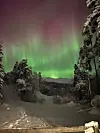 Hilde Kvaløy opplyser at ho tok nordlysbildene frå Lyngmyr.