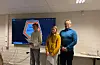 Emilie Espevik og Brian Sandanger Nygård har fått årets Intersport-pris av Stig Birkeland.