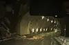 Steinraset er gått like på utsida av tunnel-inngangen.