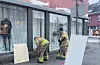 Hærverket ser nå ut for å vera oppklart. Det er nå dialog mellom ein angrande syndar og huseigar. Her er brannvesenets André Håheimsnes og Inge Seim på staden søndag ettermiddag.
