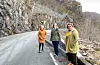 Ordførar i Strand, Irene Heng Lauvsnes (H), statsråd Iselin Nybø (V) og statsråd Olaug V. Bollestad (KrF) besøkte den rasutsette vegen laurdag.