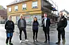 Her blir det klesbutikk, eigedomsmeklarfirma, rekneskapsfirma og snikkarfirma. Frå venstre: Byggeigar Karina Fiveland, Andreas Fløgstad (Tveit Regnskap), Hildegun Solheim (Nuten Sport), Kurt Inge Nybru (Aktiv Eiendomsmegling) og byggeigar og leigetakar Sondre Birkeland (Byggmeister Sondre Birkeland).