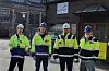 Avtalen mellom Eramet Norway og Bellona blei fornya for nye tre år på torsdag. Bildet viser frå venstre Benjamin Kleppe og Martin Sveinssønn Melvær frå Bellona, Kåre Bjarte Bjelland frå Eramet Norway og Olaf Brastad frå Bellona.