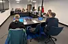 Formannskapssalen i rådhuset har begrensa plass, særleg for publikum.