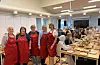 Sanitetsdamene laga god frukost til 10. klassingane tysdag denne veka. Frå venstre: Bodil Fatnes Larsen, Wenche Hoftun, Norunn Mo Andreassen, Anne Kristine Lie-Nilsen og Aslaug Tangeraas.