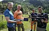 Droner med varmesøkande kamera kan lokalisera små rådyrkalvar i høgt gras. Frå venstre: Dronepilot Charles Hauge, jeger og dyrevenn Alf-Inge Øvrebø, dronepilot Ingve Hebnes (Omega 365 Protek) og dronepilot Stian Johnsen Nordvik (Omega 365 Protek).