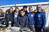 Første dugnadsøkt på G14-laget fekk det travelt rundt klokka 11.30, då det for alvor begynte å bli liv i sentrum. Frå venstre: Tristan Olsen Seltveit, Ivar Sverre Haugsvær, Lucas Jacobsen, Jaime Rønneberg, Ådne Rosnes og Selmer Buer.