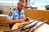 Bildetekst:Jarle Grindheim ved Sauda politistasjon fortel at det ofte er eldre våpen som blir levert inn. Her i Sauda er heile 21 våpen levert inn denne amnestiperioden.