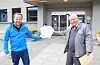 Saudabuen engasjerer seg i hurtigbåtsaka, noko dei 1 041 underskriftene Thormod Gilje tysdag kunne overrekka ordførar Asbjørn Birkeland er synleg bevis på.