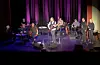 Nils Kristen Herheim stilte med band, koristar og gjester i Folkets Hus laurdag kveld.