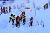 Frivillige, blant anna frå Sauda Røde Kors, under ei stor skredøving i Svandal i februar 2025.