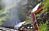 Mange turistar reiser gjennom Sauda. Utfordringa er å tene pengar på turistrafikken. Her frå Svandalsfossen, som er ein populær turiststoppestad, men som gir få inntekter til næringslivet.